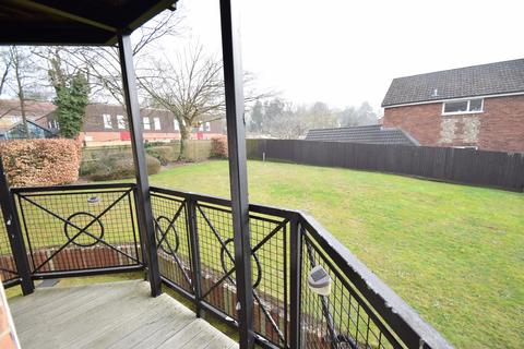 2 bedroom apartment to rent, Shrubbery Close, Buckinghamshire HP13