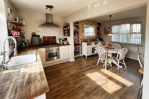 3 bedroom semi-detached house for sale, Newtown Road, Warwickshire CV12