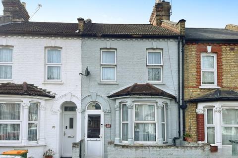 3 bedroom terraced house to rent, Abbots Road, London E6