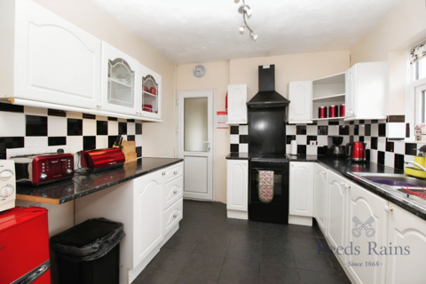 2 bedroom semi-detached house to rent, Artillery Row, Rhyl LL18