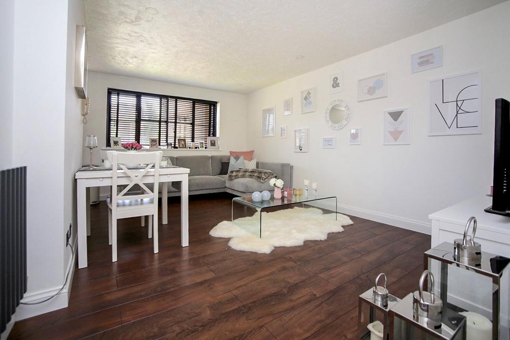 Living Room/Dining R