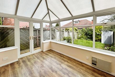 3 bedroom semi-detached house to rent, Honeysuckle Close, South Yorkshire DN4