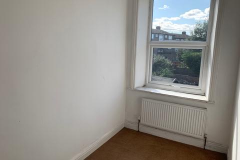 2 bedroom terraced house to rent, Sheffield S13