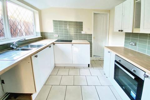 3 bedroom terraced house to rent, Bucks Hill, Warwickshire CV10