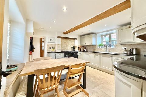 13 Chapel Lane, Caythorpe, Grantham, NG32 3EG