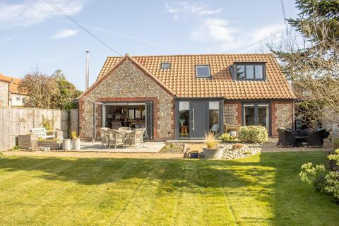 3 bedroom chalet for sale, Holt Road, Cley