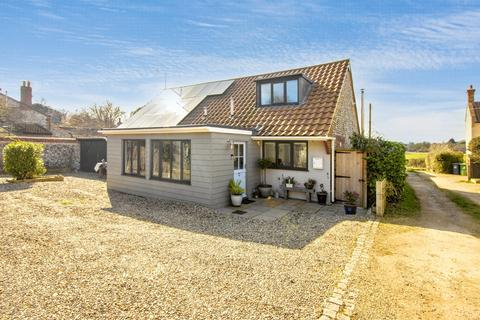 3 bedroom chalet for sale, Holt Road, Cley