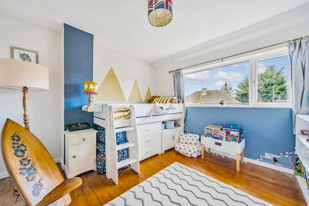 Lrg 1252085-3-cropped