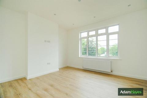 2 bedroom apartment to rent, Risborough Close, London N10