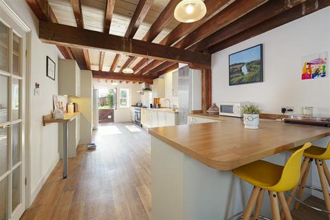 5 bedroom semi-detached house for sale, The Kiln, Brogdale Road, Faversham