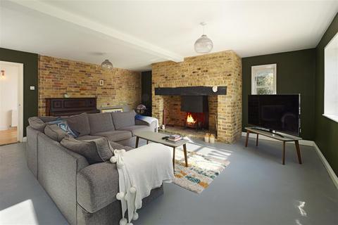 The Kiln Brogdale Road, Ospringe, Faversham, ME13 8XU