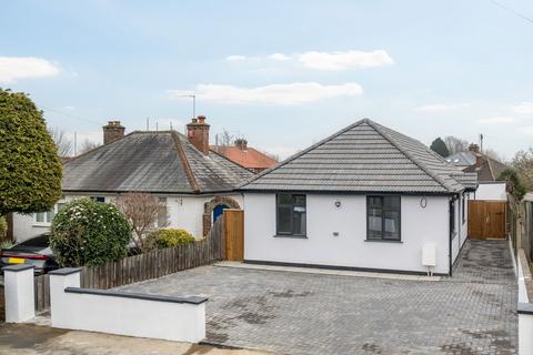 3 bedroom detached bungalow for sale, Old Hale Way, Hitchin SG5