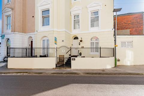 5 bedroom end of terrace house for sale, Marina Parade, Great Yarmouth