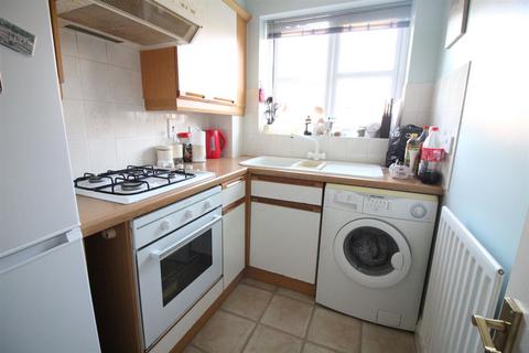 1 bedroom house to rent, Carnation Way, Aylesbury