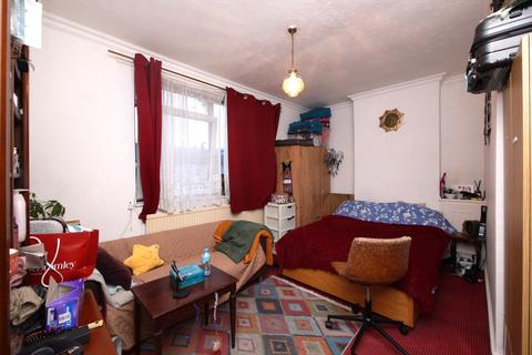1 bedroom apartment for sale, Prince Regent Lane, London, E13
