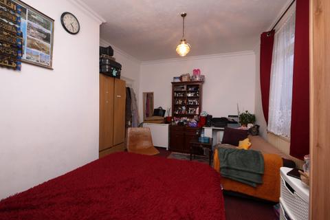 1 bedroom apartment for sale, Prince Regent Lane, London, E13