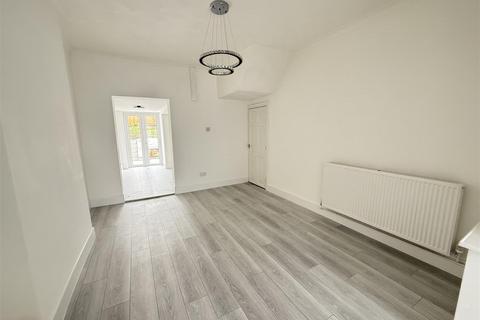 2 bedroom terraced house for sale, Main Street, Burton-On-Trent DE15