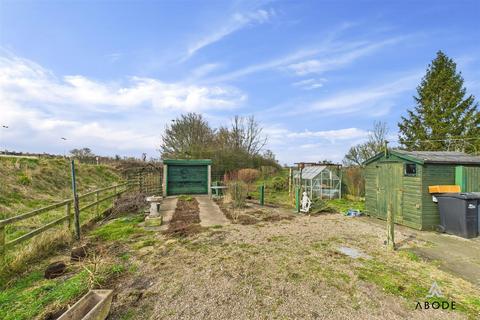 2 bedroom end of terrace house for sale, Derby Road, Uttoxeter ST14