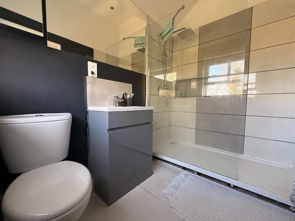 En Suite Shower Room