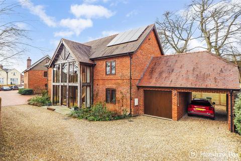 4 bedroom detached house for sale, Linden Gardens, Romsey Town Centre, Hampshire