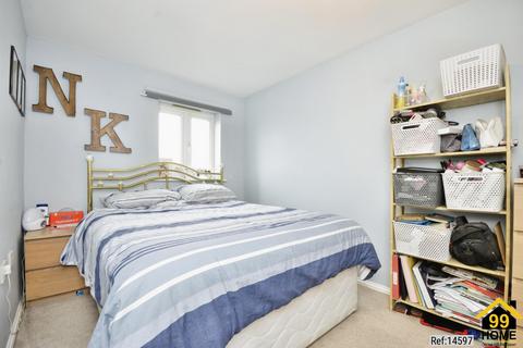 35 Weston Drive, Caterham, CR3 5XY