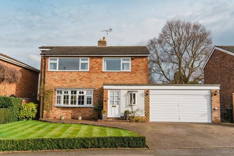 4 bedroom detached house for sale, Hollies Way, Thurnby, LE7