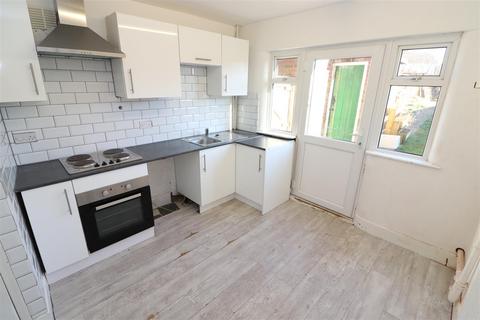 3 bedroom terraced house for sale, Balmoral Avenue, Rushden NN10