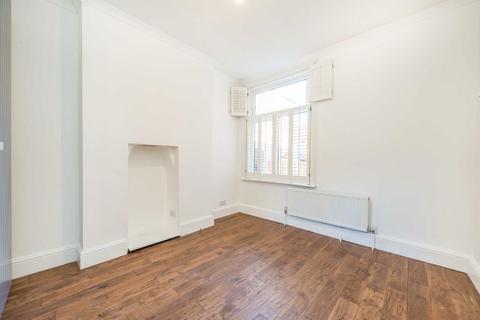 2 bedroom flat to rent, Lyham Road, London SW2