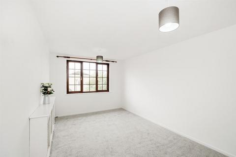 47 Stapleford Close, London, E4 6XR