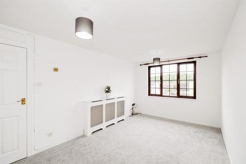 47 Stapleford Close, London, E4 6XR