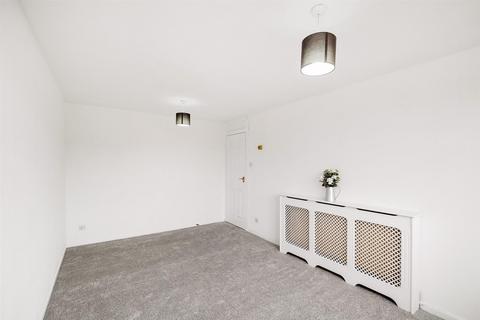 47 Stapleford Close, London, E4 6XR