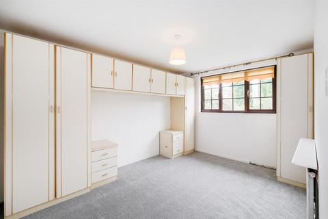 47 Stapleford Close, London, E4 6XR