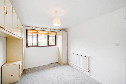 47 Stapleford Close, London, E4 6XR