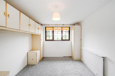 47 Stapleford Close, London, E4 6XR