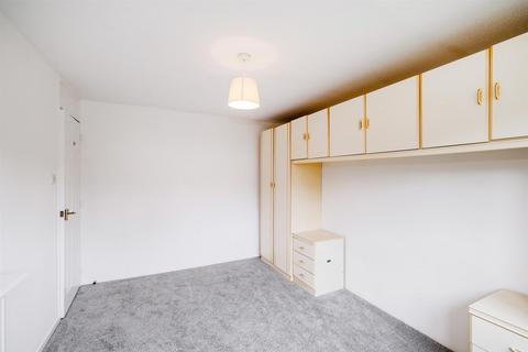 47 Stapleford Close, London, E4 6XR