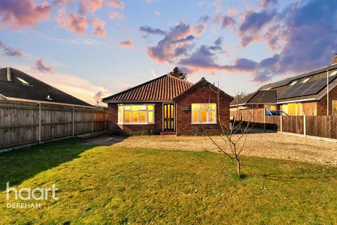 3 bedroom detached bungalow for sale, Yaxham Road, Dereham