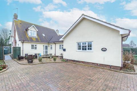 3 bedroom detached house for sale, Low Road, Haddiscoe