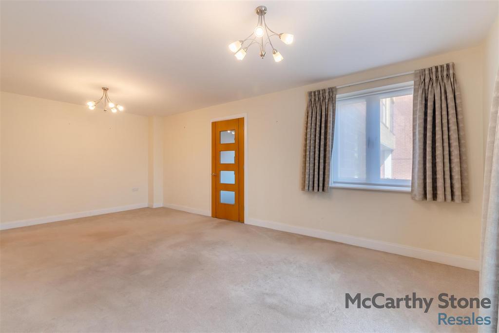 8639131-interior05.jpg