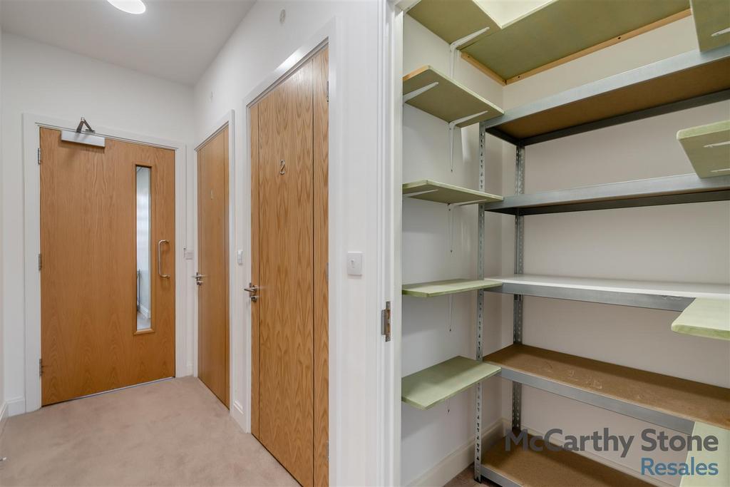8639131-interior32.jpg