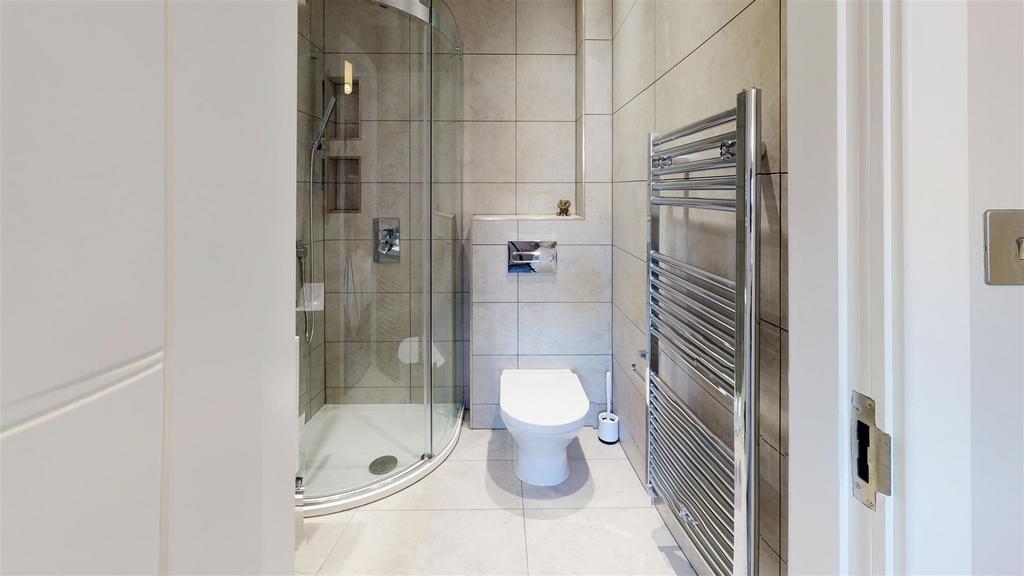12. Lochaline-Street-Bathroom(3).jpg