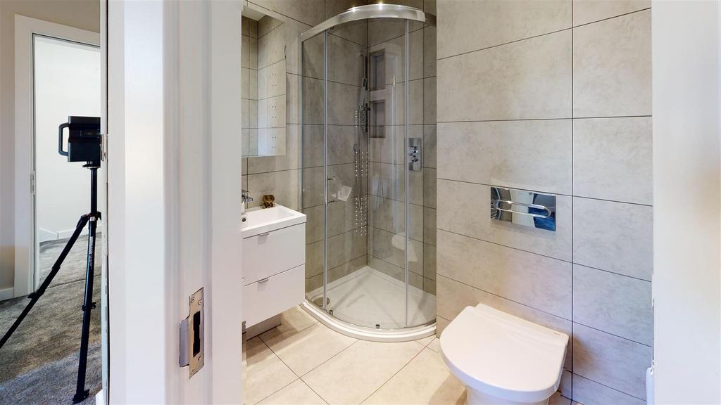 8. Lochaline-Street-Bathroom(4).jpg