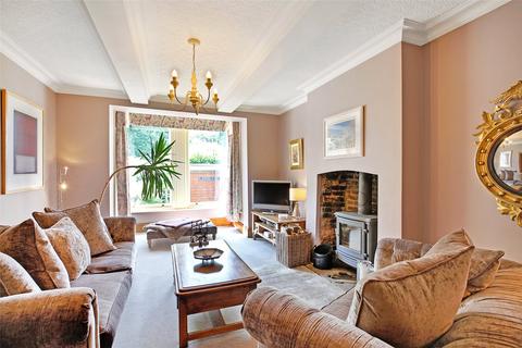 4 bedroom detached house for sale, Bradford Road, Wakefield, WF1