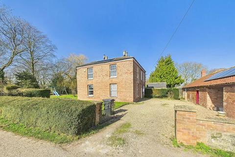 4 bedroom farm house for sale, Main Street, Alford LN13