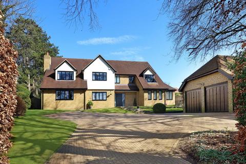 5 bedroom detached house for sale, Manor Road, Penn, HP10