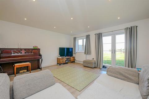 3 bedroom semi-detached house for sale, Walnut Acre, Benson OX10