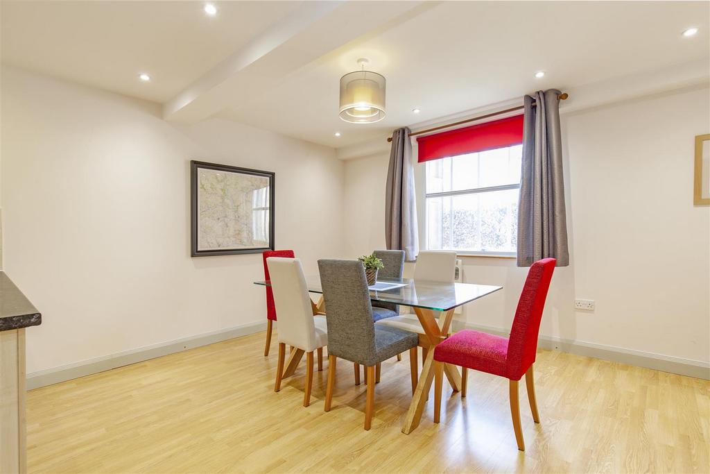 Dining Area-4.jpg
