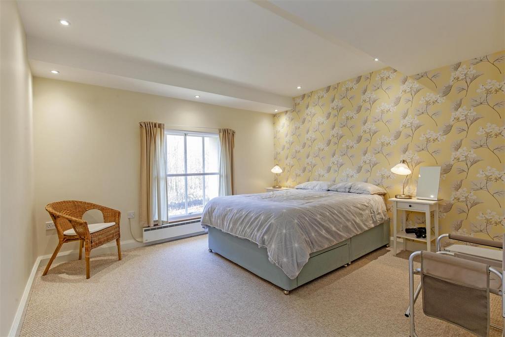 Bedroom 1-1.jpg