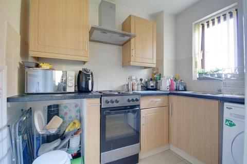 1 bedroom cluster house for sale, Dart Close, St. Ives