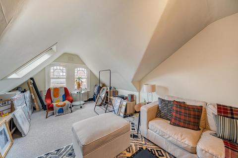 2 bedroom flat for sale, Crockerton Road, Upper Tooting, London, SW17