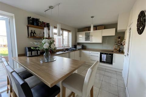 10 The Crescent, Burry Port, SA16 0PP